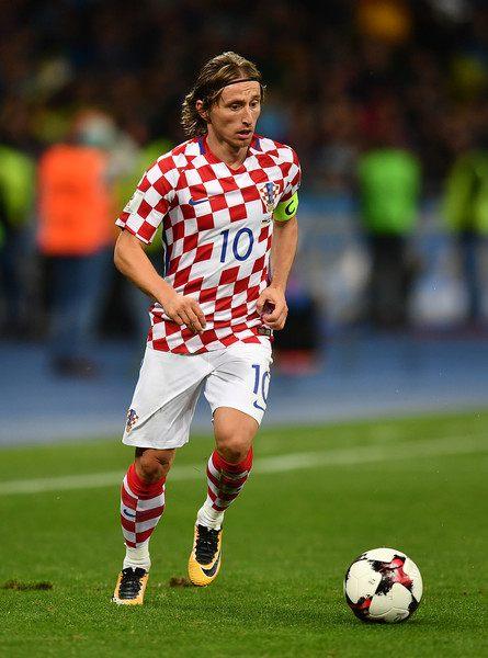 梦幻吧？非得分手的41岁詹姆斯命中率51%，超级得分手巅峰科比47%