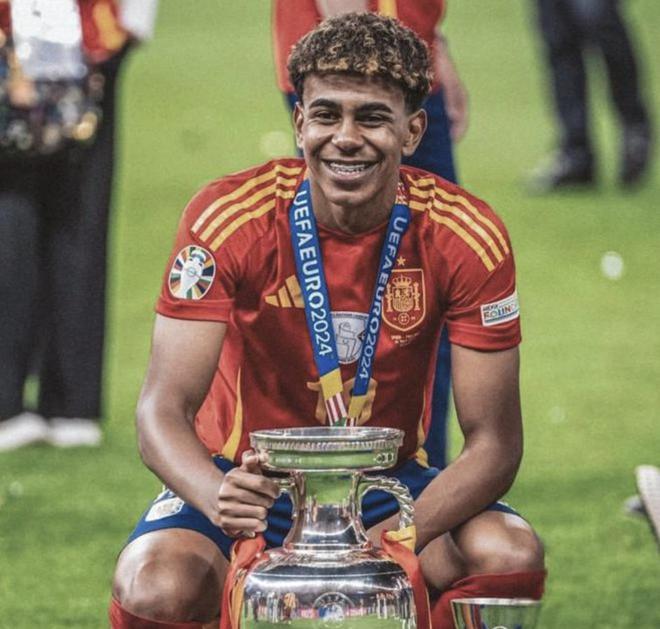 电竞赛事累计观看人次超10亿，2025CF手游十周年盛典暨CFML秋季赛S18总决赛收官