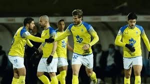 为什么赌场要提供免费的含酒精饮料？解析酒精对风险偏好的刺激。（赌场免费供酒的商业逻辑：酒精如何放大风险偏好）